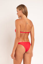 Cargar imagen en el visor de la galería, Model Back: Rio De Sol Conjunto Set Microfibra-Chic-Red Bandeau-Joy Leblon