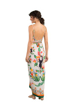 Cargar imagen en el visor de la galería, Model Back: Rio De Sol Pareo Boho Canga