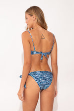 Cargar imagen en el visor de la galería, Model Back: Rio De Sol Bragas Bottom Chuva Gisele