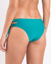 Cargar imagen en el visor de la galería, Image 05: Rio De Sol Bragas Bottom Grove Madrid