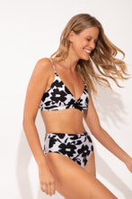 Cargar imagen en el visor de la galería, Image 06: Rio De Sol Bragas Bottom Poppy Hotpants