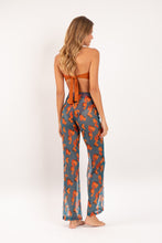 Cargar imagen en el visor de la galería, Model Back: Rio De Sol Pantalones De Playa Luma Pants Lana