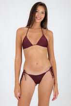 Cargar imagen en el visor de la galería, Model Front: Rio De Sol Conjunto Set Barolo Tri-Inv Cheeky-Tie