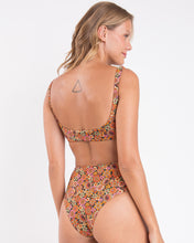 Cargar imagen en el visor de la galería, Image 05: Rio De Sol Conjunto Set Bouquet Bliss Hotpants
