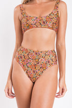 Cargar imagen en el visor de la galería, Image 12: Rio De Sol Conjunto Set Bouquet Bliss Hotpants