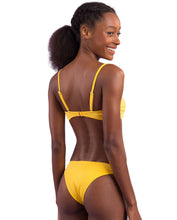 Cargar imagen en el visor de la galería, Image 07: Rio De Sol Conjunto Set Malibu-Yellow Bandeau-Duo Essential