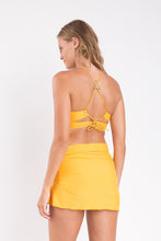 Cargar imagen en el visor de la galería, Model Back: Rio De Sol Falda De Playa Solar Skirt-Knot
