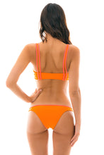 Cargar imagen en el visor de la galería, Model Back: Rio De Sol Sostén Top Duo Orange