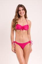 Cargar imagen en el visor de la galería, Model Front: Rio De Sol Sostén Top Shimmer-Olinda Corine