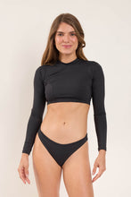 Cargar imagen en el visor de la galería, Model Front: Wednesday In Hawaii By Rio De Sol Sostén Top Lava Reef