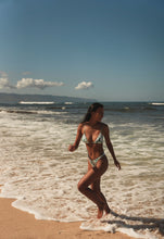 Cargar imagen en el visor de la galería, Image 13: Wednesday In Hawaii By Rio De Sol Sostén Top Pua-Valley Ana