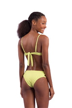 Cargar imagen en el visor de la galería, Model Back: Rio De Sol Sostén Top Bora-Citrus Bra-Trio

