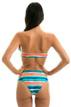 Cargar imagen en el visor de la galería, Model Back: Rio De Sol Bragas Bottom Upbeat Reto Hotpant
