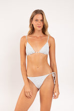 Cargar imagen en el visor de la galería, Model Front: Rio De Sol Bragas Bottom Linea-White Ibiza-Comfy
