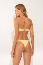 Cargar imagen en el visor de la galería, Model Back: Rio De Sol Sostén Top Drift-Butterglow Sara
