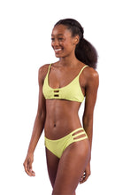 Cargar imagen en el visor de la galería, Image 04: Rio De Sol Sostén Top Bora-Citrus Bra-Trio
