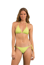 Cargar imagen en el visor de la galería, Model Front: Rio De Sol Conjunto Set Bora-Citrus Tri-Inv Lacinho
