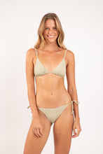 Cargar imagen en el visor de la galería, Model Front: Rio De Sol Bragas Bottom Brisa-Pistache Ibiza-Comfy
