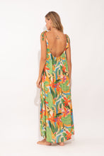 Cargar imagen en el visor de la galería, Model Back: Rio De Sol Vestido De Playa Tropical Long Dress Chiara
