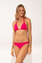 Cargar imagen en el visor de la galería, Model Front: Wednesday In Hawaii By Rio De Sol Bragas Bottom Guava Oahu

