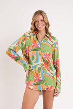 Cargar imagen en el visor de la galería, Model Front: Rio De Sol Vestido Camidero Tropical Shirt Greta
