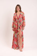 Cargar imagen en el visor de la galería, Model Front: Rio De Sol Vestido De Playa Sea-Bloom Long Dress Verona

