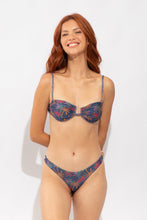Cargar imagen en el visor de la galería, Model Front: Rio De Sol Bragas Bottom Coqueiro Essential
