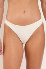 Cargar imagen en el visor de la galería, Gallery: Rio De Sol Bragas Bottom Sand-Chantilly Essential-Comfy
