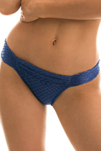 Cargar imagen en el visor de la galería, Gallery: Rio De Sol Bragas Bottom Kiwanda Denim Bandeau
