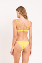 Cargar imagen en el visor de la galería, Model Back: Rio De Sol Bragas Bottom Amarelo Cheeky-Crispy
