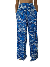 Cargar imagen en el visor de la galería, Model Front: Rio De Sol Pantalones De Playa Inagua Wide Pants
