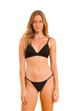 Cargar imagen en el visor de la galería, Model Front: Rio De Sol Conjunto Set Bora-Black Tri-Cos Cheeky-Fixa
