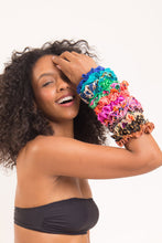 Cargar imagen en el visor de la galería, Image 03: Rio De Sol Accesorios Para El Cabello Dots-Energy Scrunchie
