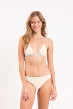 Cargar imagen en el visor de la galería, Model Front: Rio De Sol Bragas Bottom Touch-Natural Essential-Comfy
