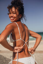 Cargar imagen en el visor de la galería, Image 12: Rio De Sol Conjunto Set Linea-White Lia Cheeky-Tie
