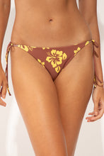 Cargar imagen en el visor de la galería, Gallery: Wednesday In Hawaii By Rio De Sol Bragas Bottom Pua-Coco-Lilikoi Kaleia
