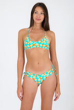 Cargar imagen en el visor de la galería, Model Front: Rio De Sol Sostén Top Dubai Bralette
