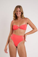 Cargar imagen en el visor de la galería, Image 05: Rio De Sol Conjunto Set Malibu-Folia Bandeau-Iris Highwaist-Spin-Iris
