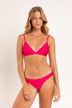 Cargar imagen en el visor de la galería, Model Front: Rio De Sol Sostén Top Shimmer-Olinda Tri-Fixo
