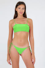 Cargar imagen en el visor de la galería, Model Front: Rio De Sol Conjunto Set Lemon Bandeau-Reto Ibiza-Comfy
