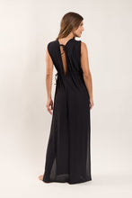 Cargar imagen en el visor de la galería, Model Back: Rio De Sol Vestido De Playa Black Long Dress Soleil
