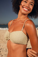 Cargar imagen en el visor de la galería, Image 06: Rio De Sol Sostén Top Brisa-Pistache Sara
