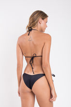 Cargar imagen en el visor de la galería, Model Back: Rio De Sol Sostén Top Touch-Black Tri-Inv
