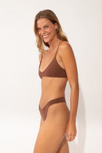 Cargar imagen en el visor de la galería, Image 04: Wednesday In Hawaii By Rio De Sol Sostén Top Coco Hana
