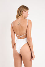 Cargar imagen en el visor de la galería, Model Back: Rio De Sol Una Pieza Sand-White Adele
