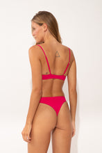 Cargar imagen en el visor de la galería, Model Back: Wednesday In Hawaii By Rio De Sol Bragas Bottom Guava Sunset

