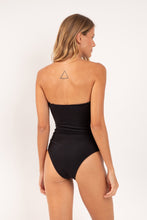 Cargar imagen en el visor de la galería, Model Back: Rio De Sol Una Pieza Malibu-Black Sara-Op
