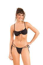 Cargar imagen en el visor de la galería, Model Front: Rio De Sol Conjunto Set Dots-Black Balconet-Tie Pipa
