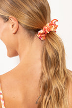 Cargar imagen en el visor de la galería, Image 03: Rio De Sol Accesorios Para El Cabello Ditsy-Butter Scrunchie

