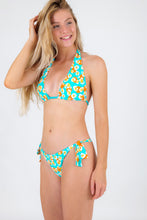 Cargar imagen en el visor de la galería, Model Front: Rio De Sol Sostén Top Dubai Halter-Double
